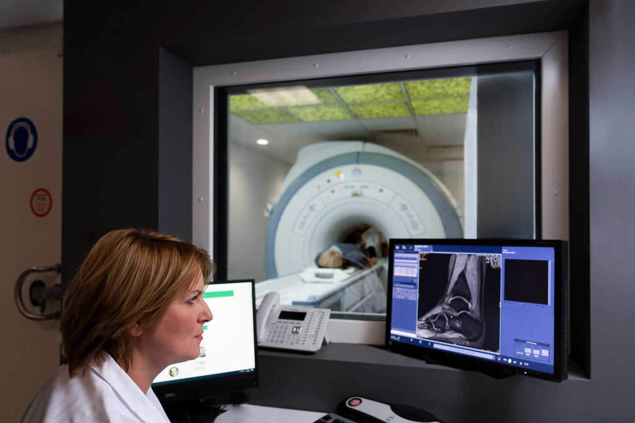 Rezonans Magnetyczny Enel-Sport Łazienkowska-0