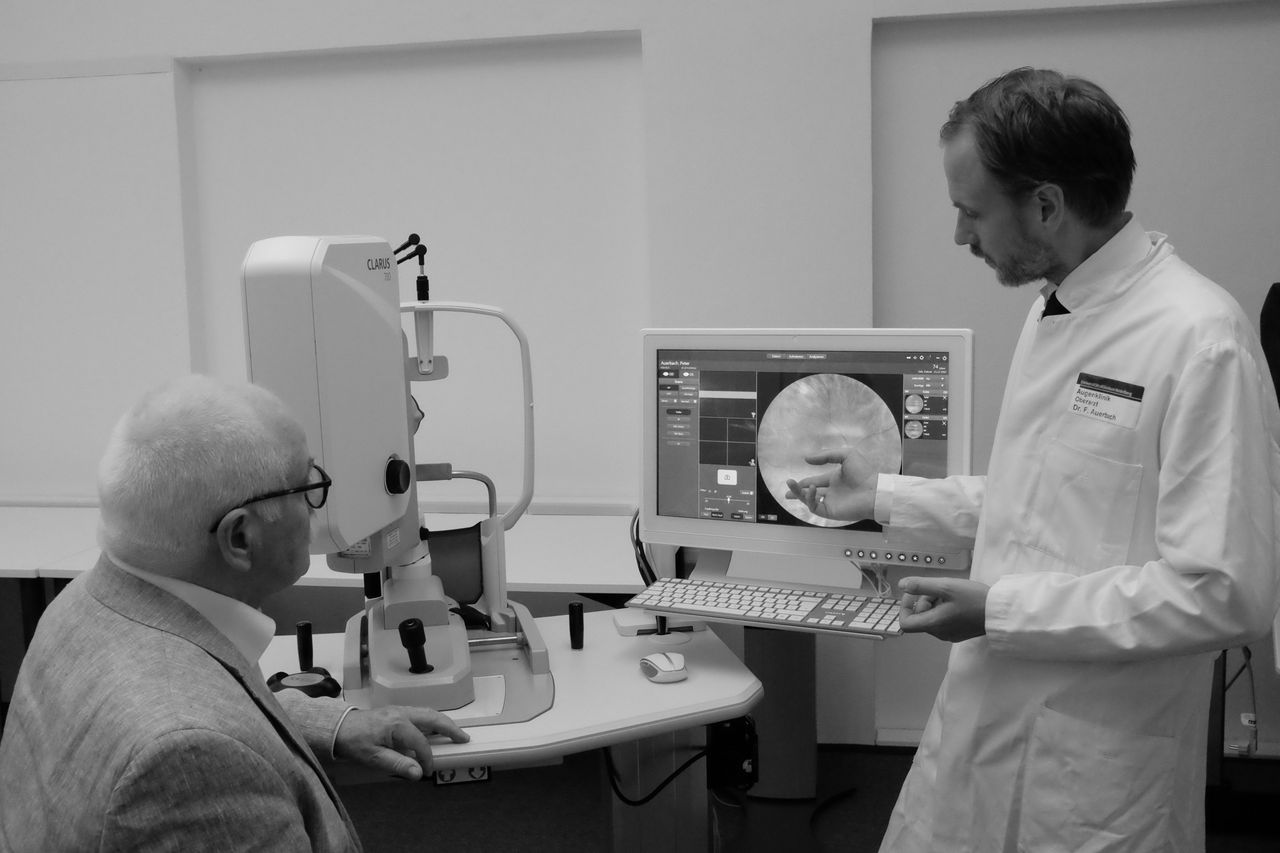 Dr. Med. Univ. Florian Auerbach Febo, Mhba-11