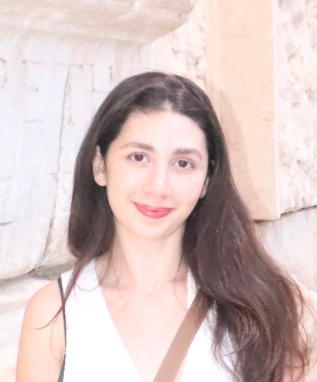 İlayda Çayırgan-0