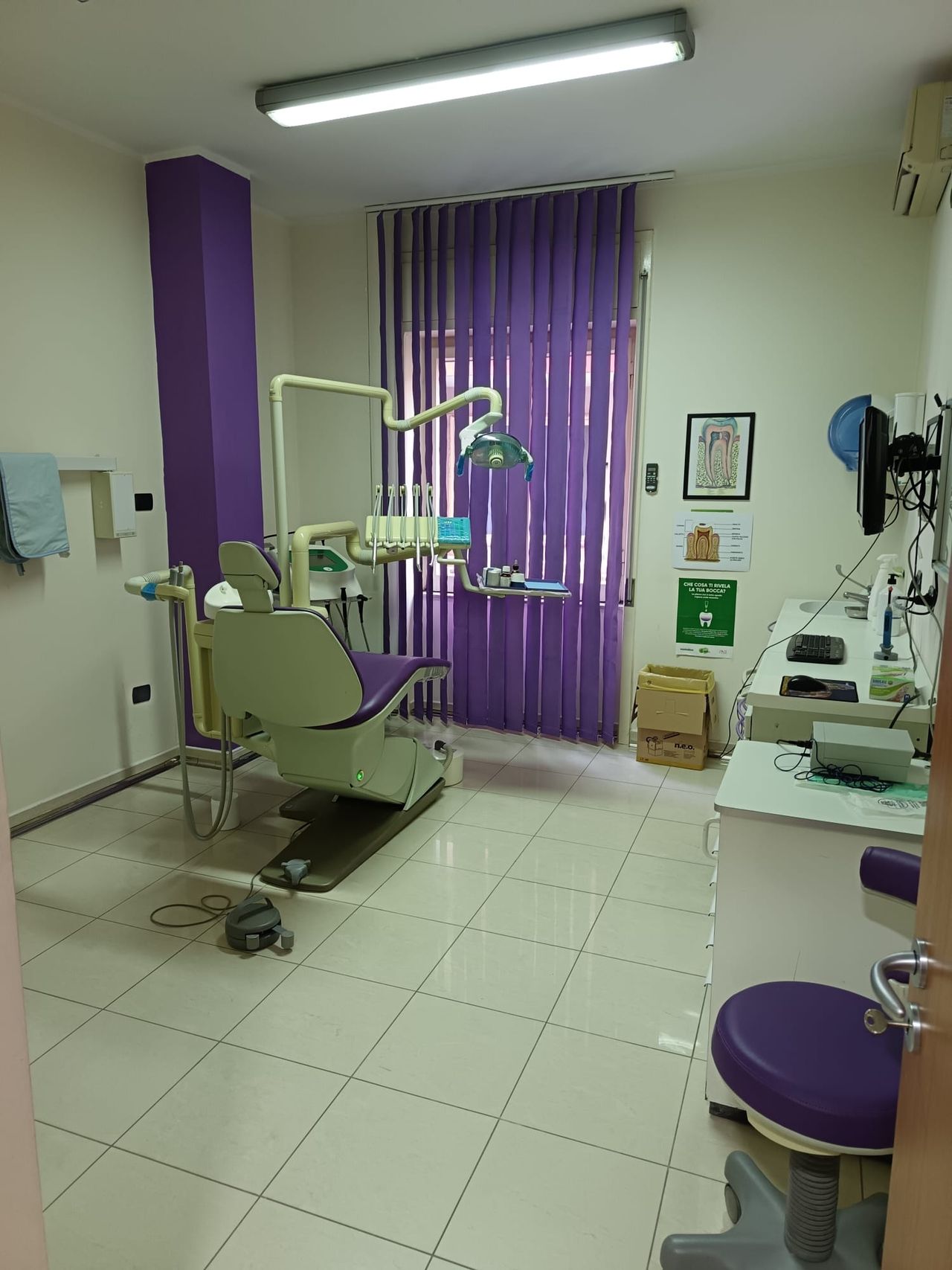 Riunito Igiene Studio Dentistico Di Poto-0