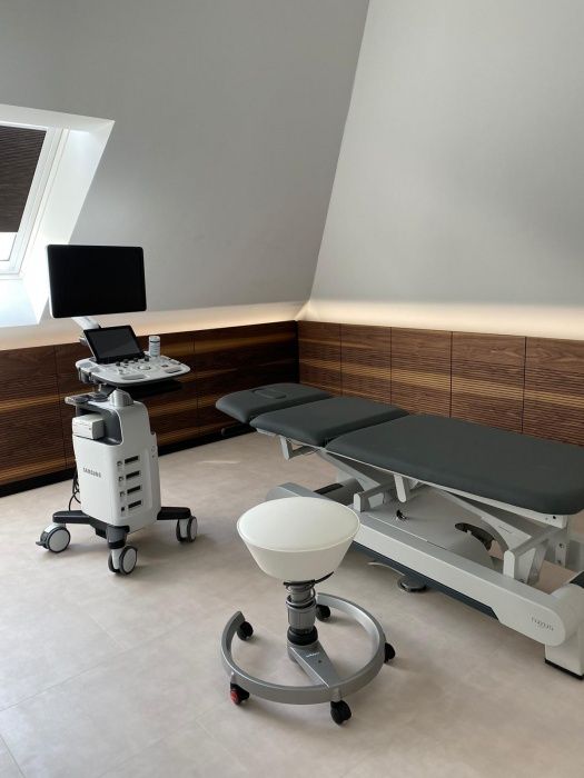 Kourosh Peterhansl-4