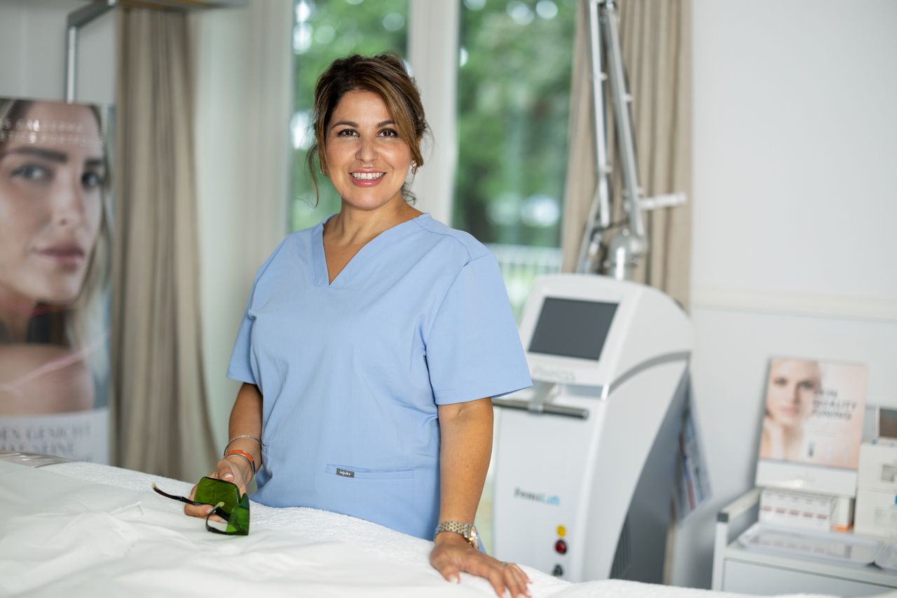 Aresu Naderi - Privatpraxis-1