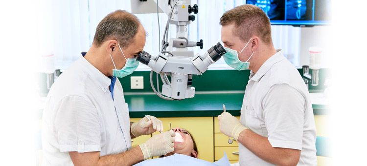 Assistenzärzte Zahnarztpraxis Kühnöl-3