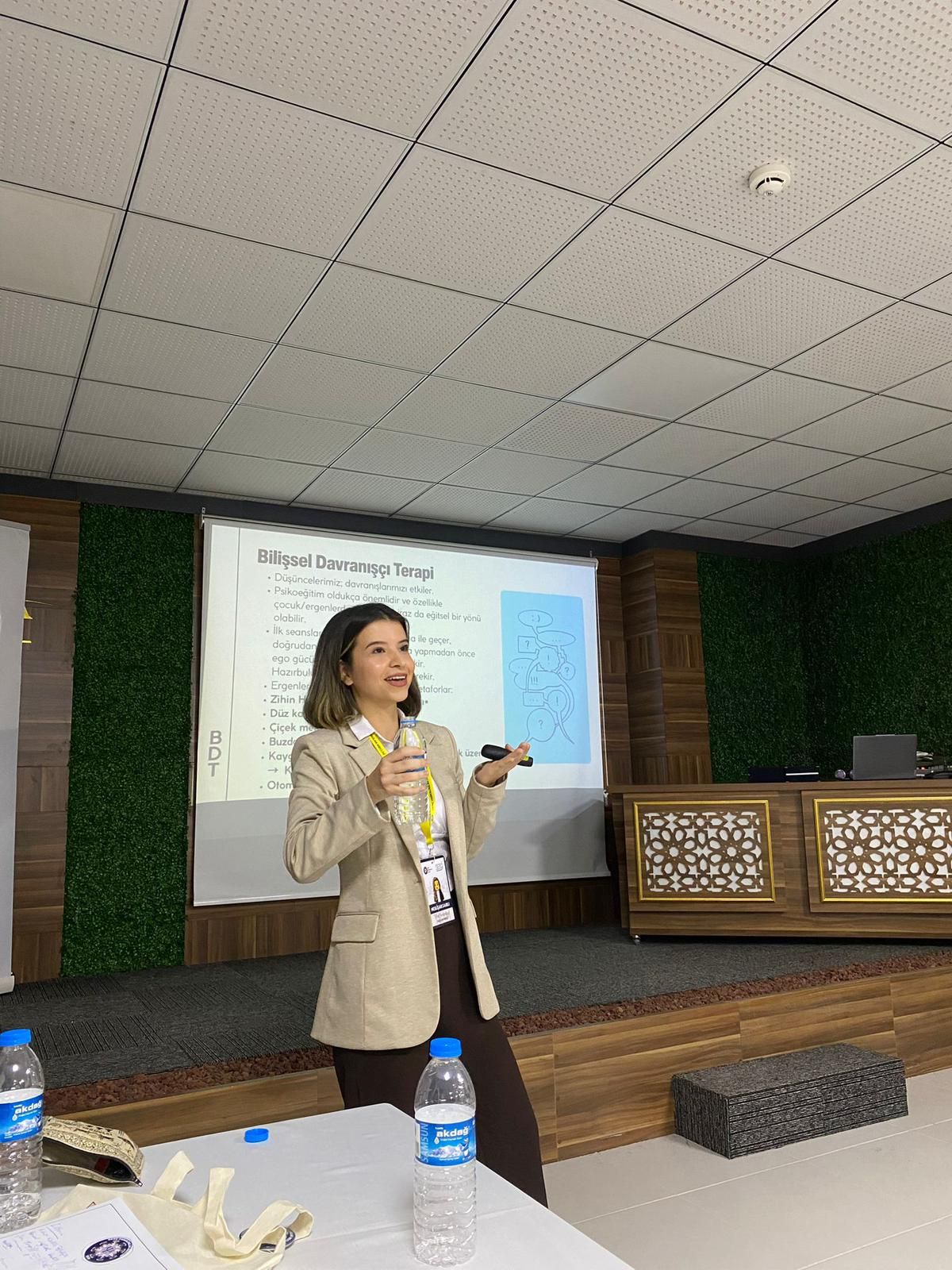 Neslişah Sarılı-10