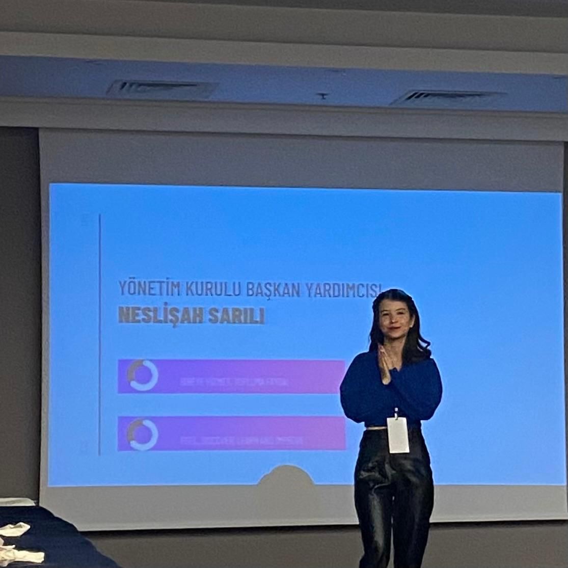 Neslişah Sarılı-4