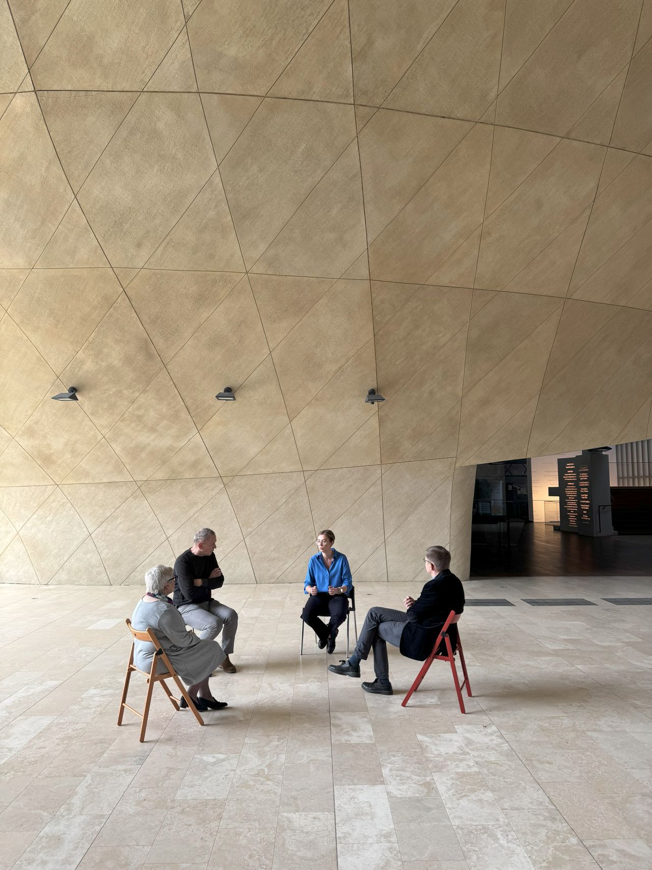 Alicja Waszkiewicz-Raviv-1