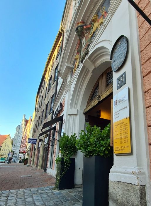 Andrea Von Fürstenberg-8