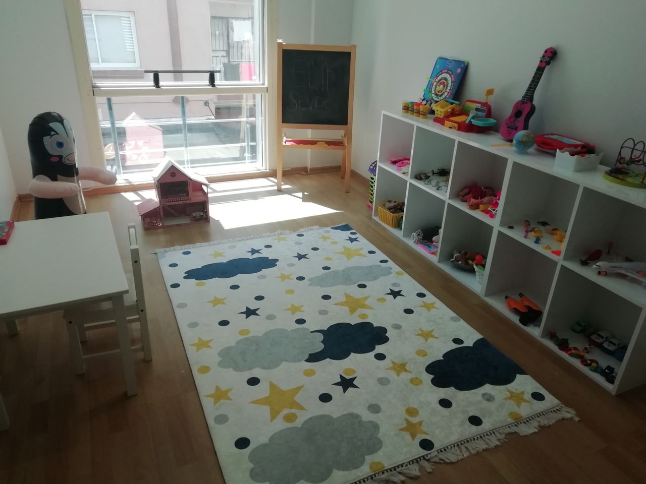 Hatice Kübra Güzeloğlu-6