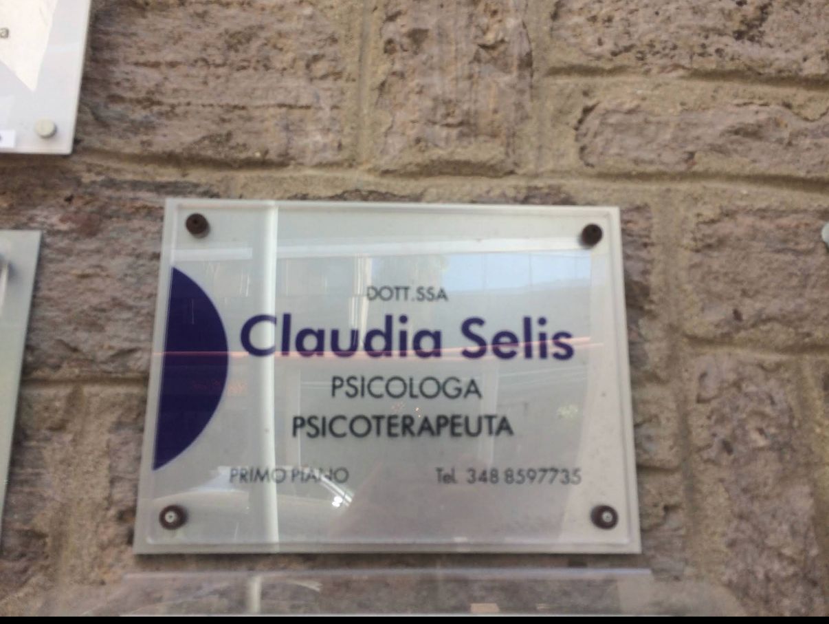 Claudia Selis-5