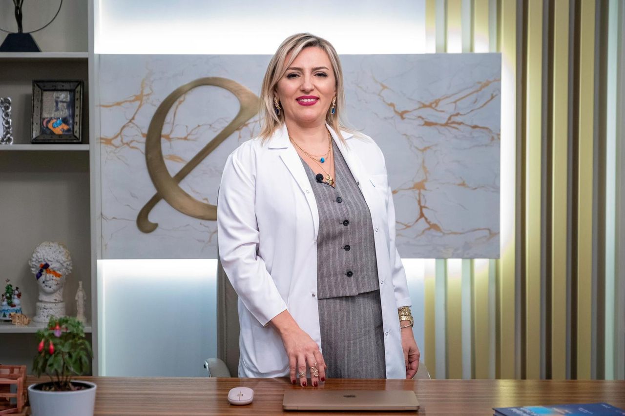 Esra Çabuk Cömert-1