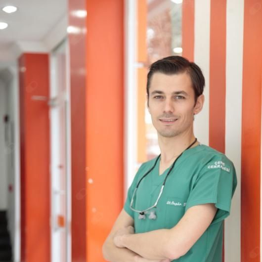 Özgür Gözlüklü-0