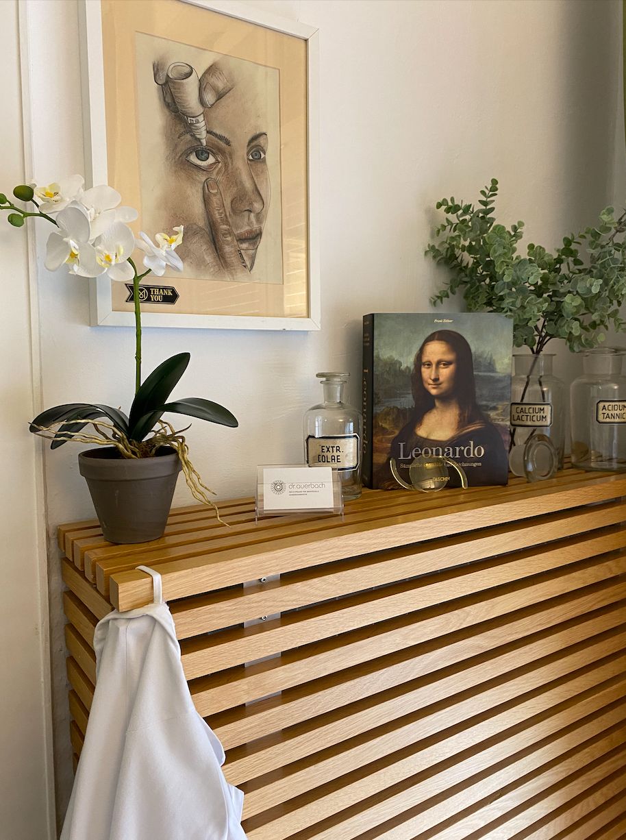 Dr. Med. Univ. Florian Auerbach Febo, Mhba-13