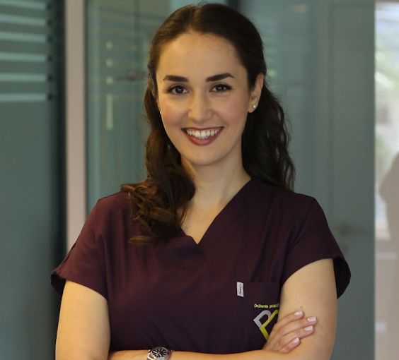 Damla Şahbazoğlu-1