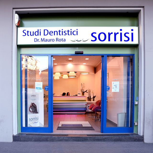 Sorrisi Studi Dentistici - Dr. Mauro RotaMilano - Centro medico odontoiatrico