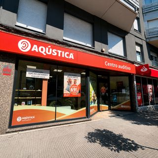 AQÚSTICA centro auditivo (Av. Quevedo 6, León).