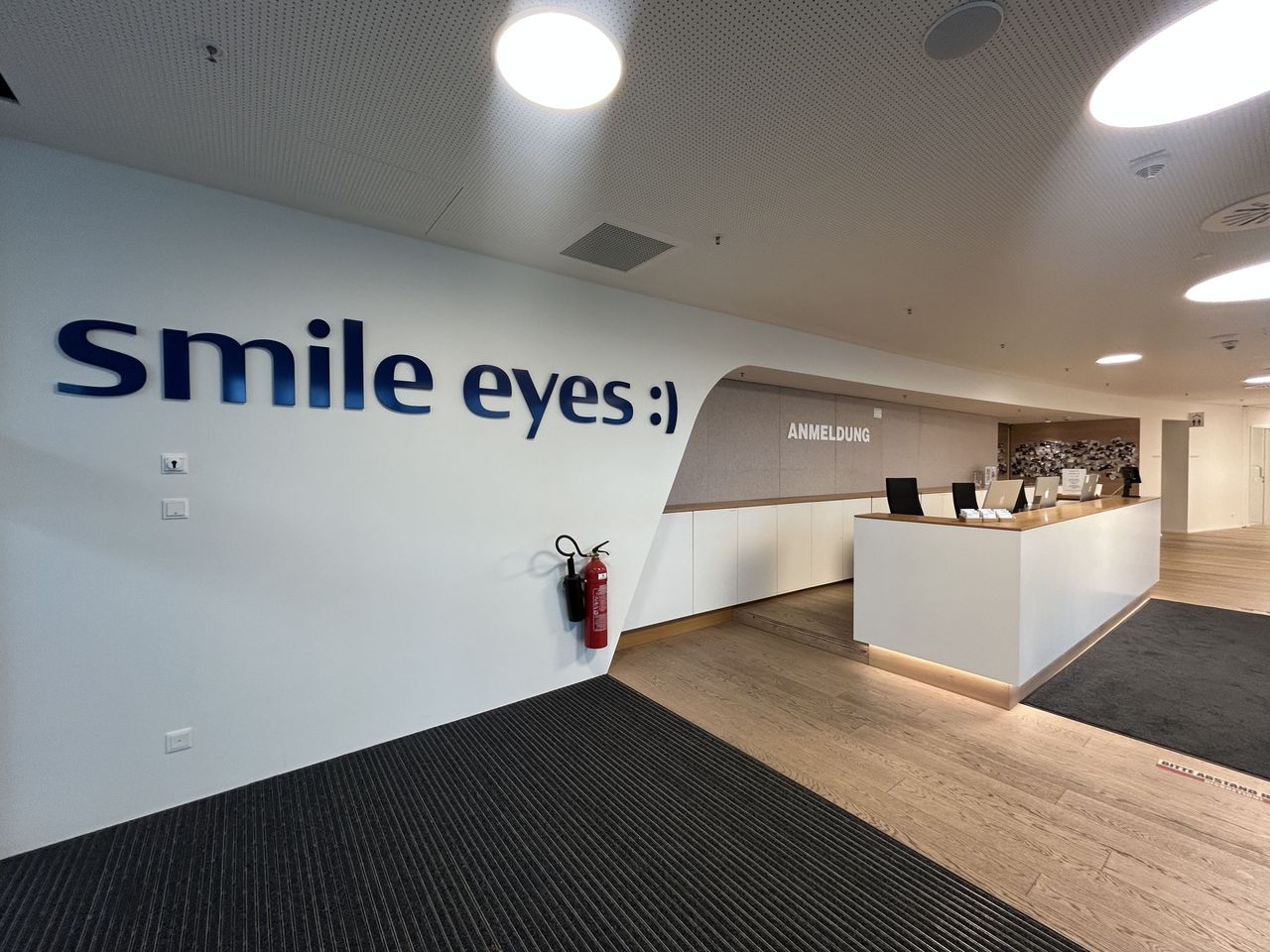 Smile Eyes Augenmedizin+Augenlasern  - Augenklinik München Airport-0