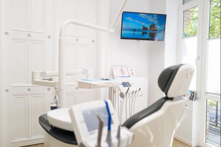 Zahnarzt Aachen - Praxis am Lousberg - Nicolas Witt-1