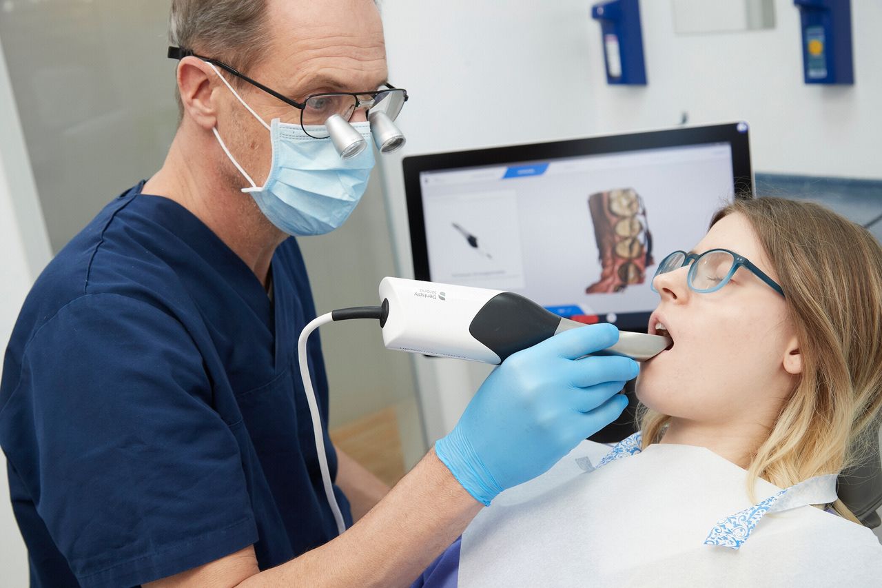 Zahnärzte im MED-Center, Dr. Andreas Meier, Dr. Johannes Taukert & Team-2